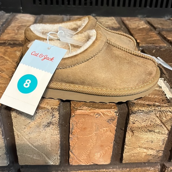 NWT Cat and Jack Toddler Channing Clog Slippers in Brown - Picture 5 of 9